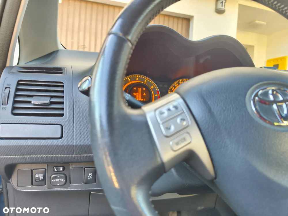 Toyota Auris 1.6 Sol - 11