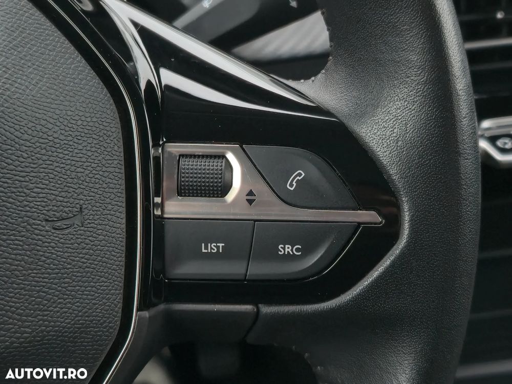 Peugeot 208 1.2 L PureTech STT Allure Pack - 24