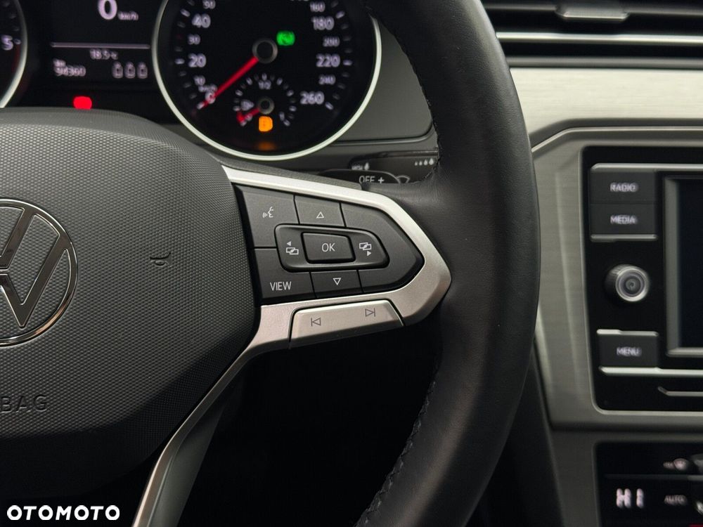 Volkswagen Passat - 22