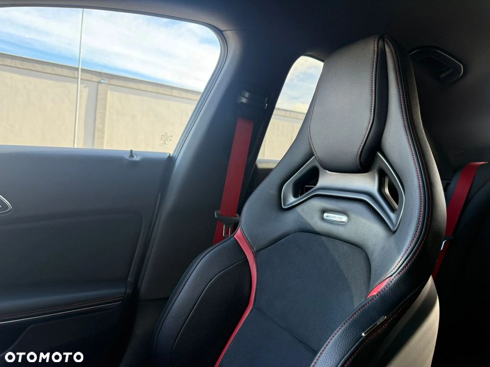 Mercedes-Benz CLA 45 AMG 4-Matic - 27