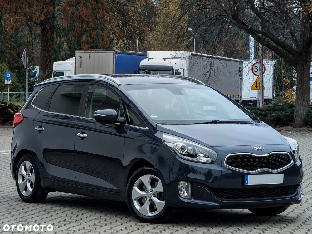 Kia Carens - 5