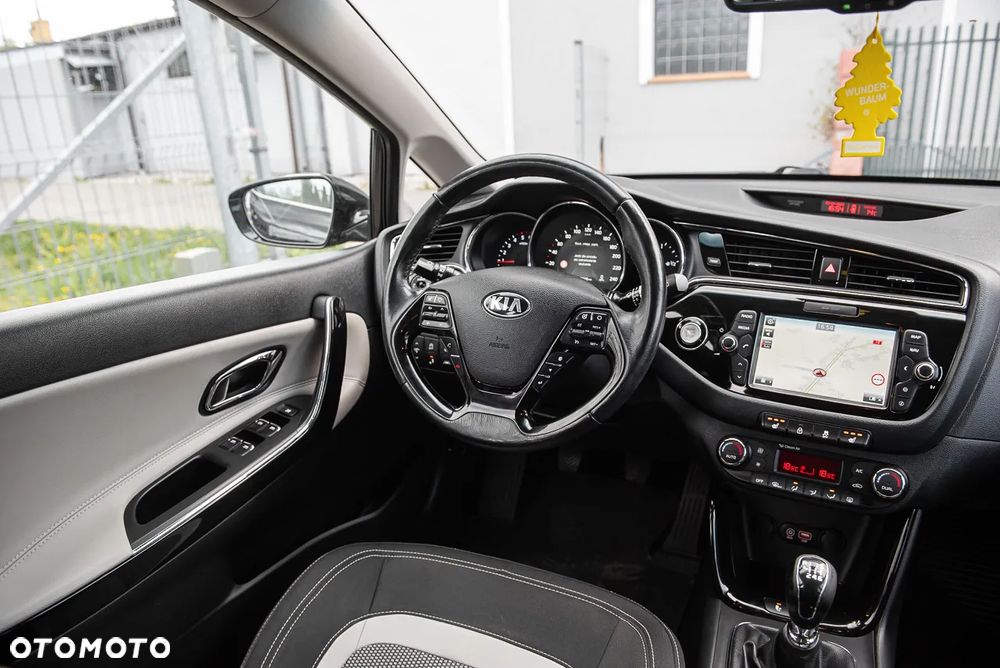 Kia Ceed 1.6 CRDi 136 ISG UEFA EURO 2016 - 26