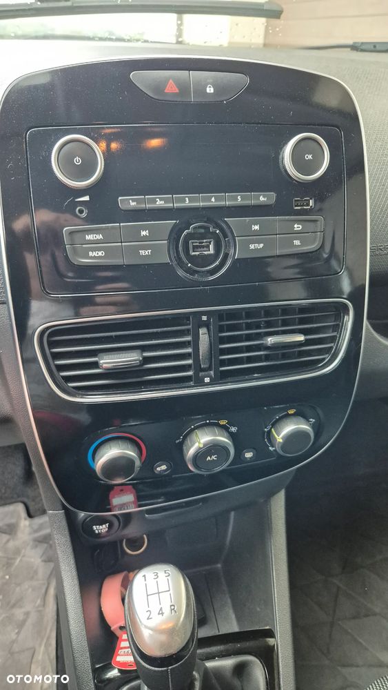 Renault Clio - 12