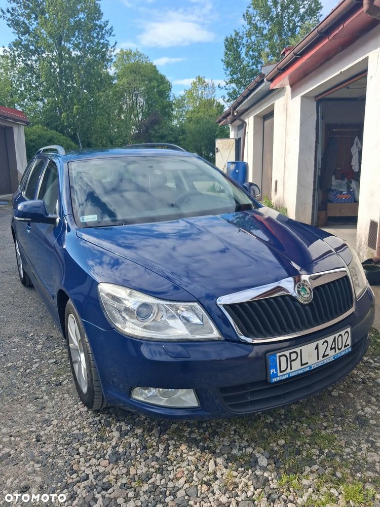 Skoda Octavia 1.6 TDI Ambiente - 2