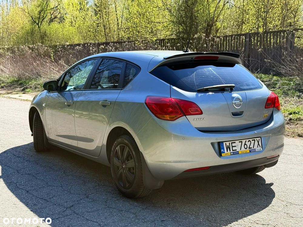 Opel Astra 1.7 CDTI Enjoy - 4