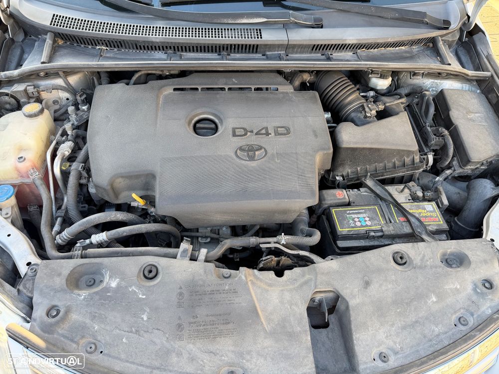 Toyota Avensis SW 2.0 D-4D Luxury+GPS - 10