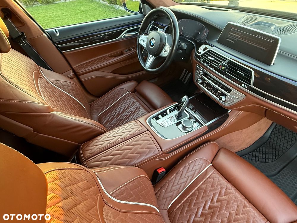 BMW Seria 7 750i xDrive sport - 28