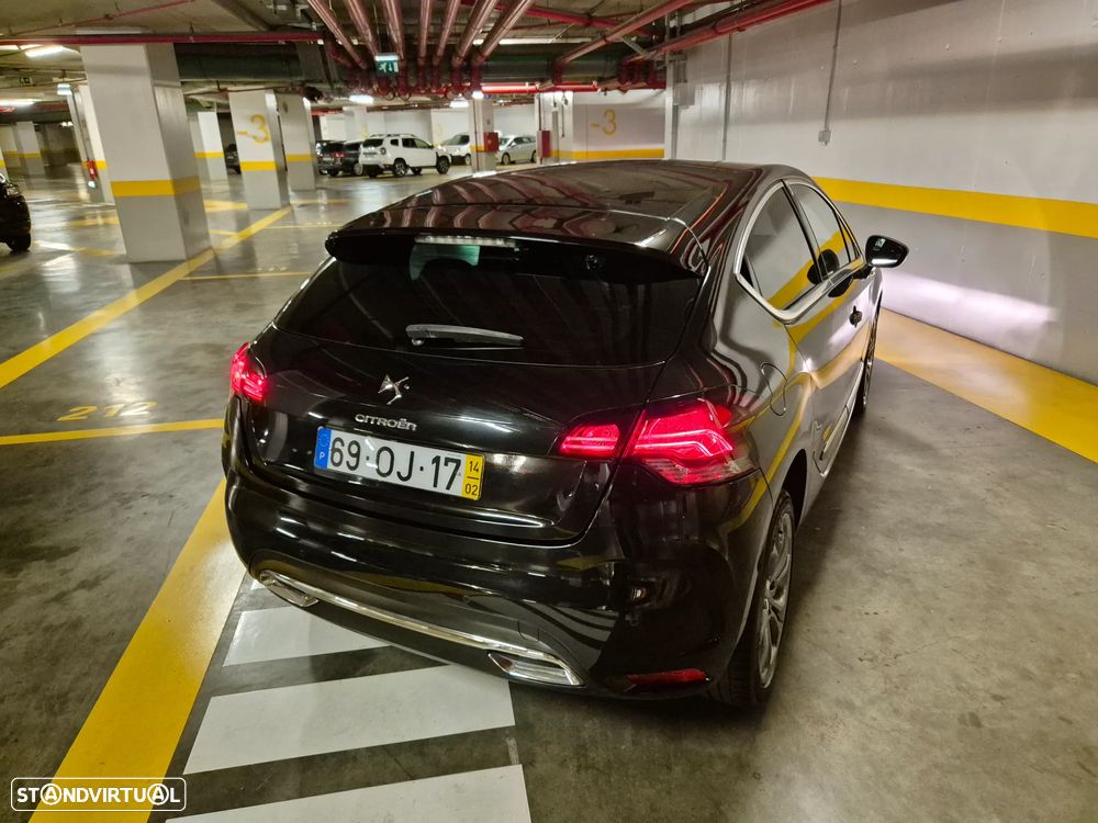 Citroën DS4 1.6 e-HDi So Chic - 11
