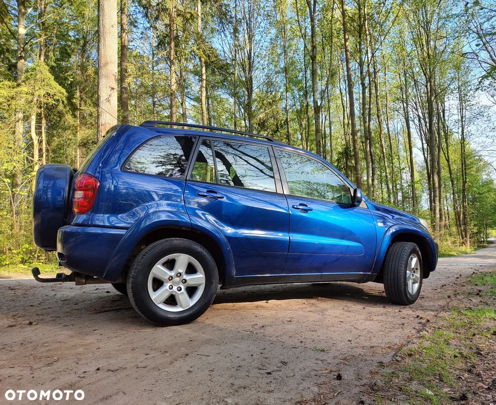 Toyota RAV4 - 1