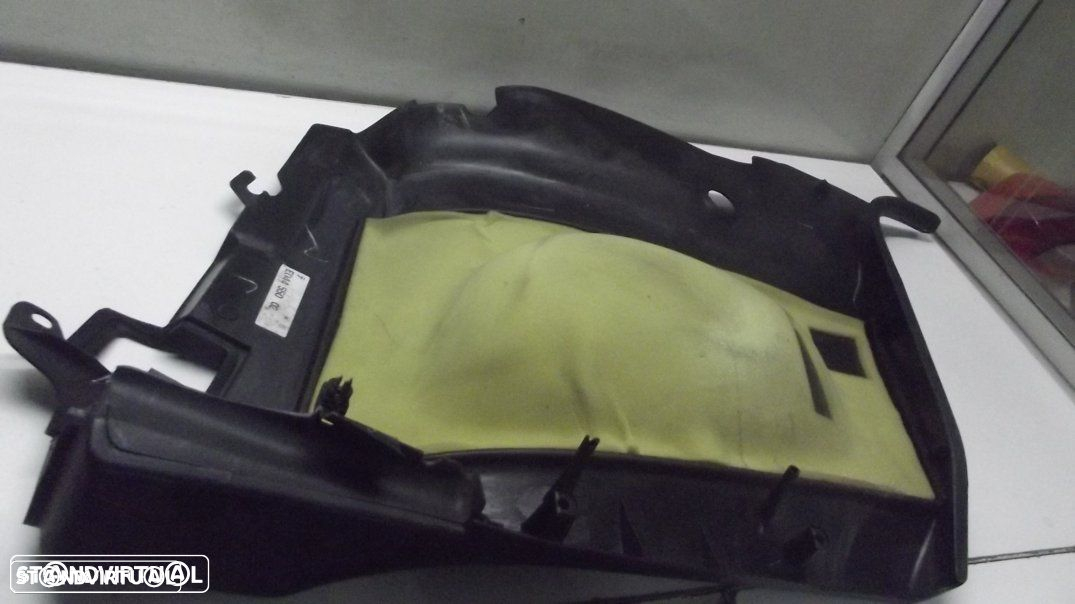 Mazda MX3 quartela da porta - 3