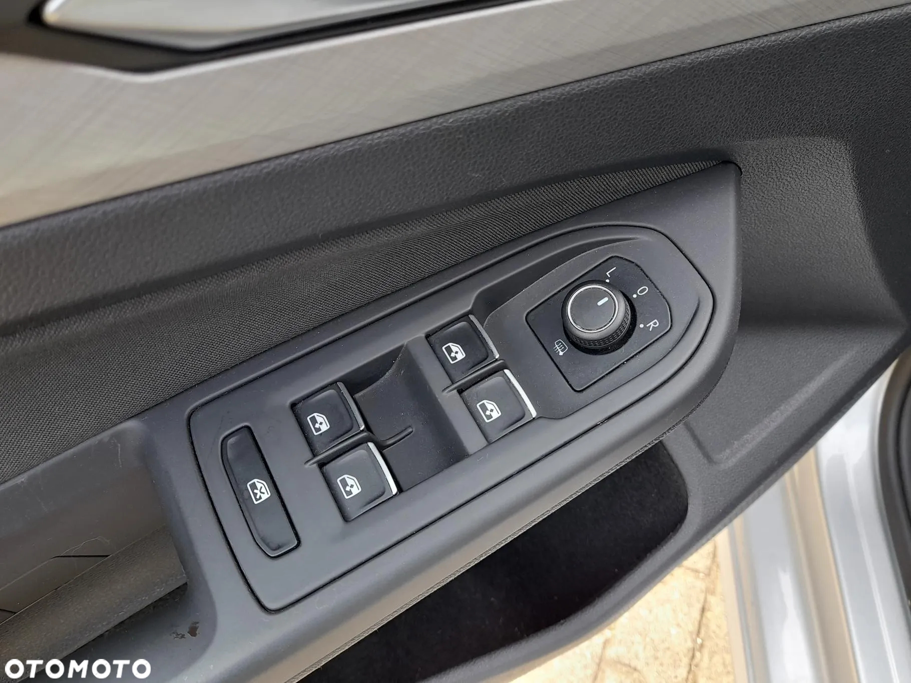 Volkswagen Golf VIII 1.5 TSI EVO Life - 26