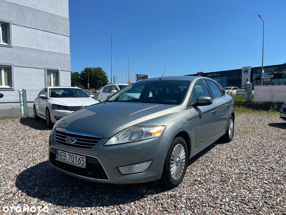 Ford Mondeo 2.0 Ghia - 11