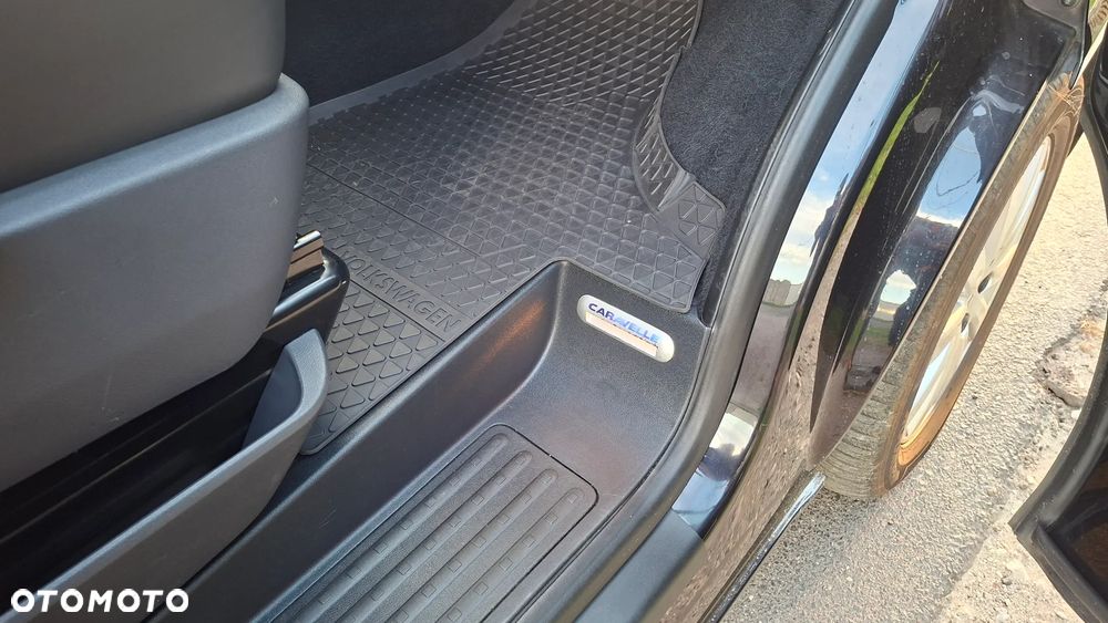 Volkswagen Caravelle - 18