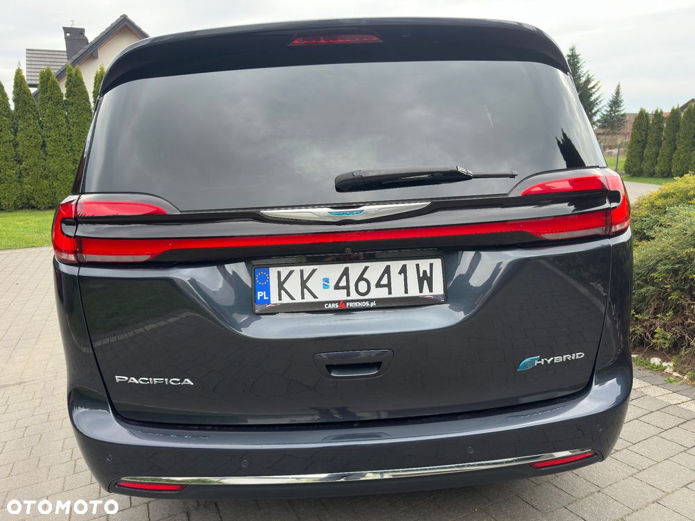 Chrysler Pacifica - 8