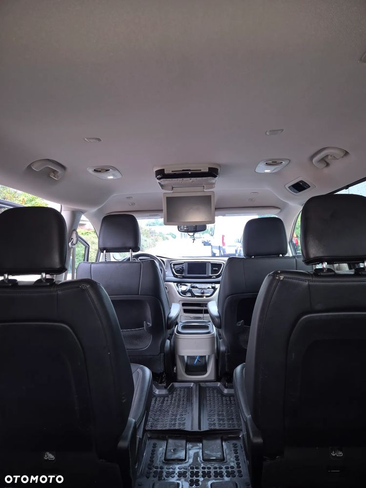 Chrysler Pacifica - 9