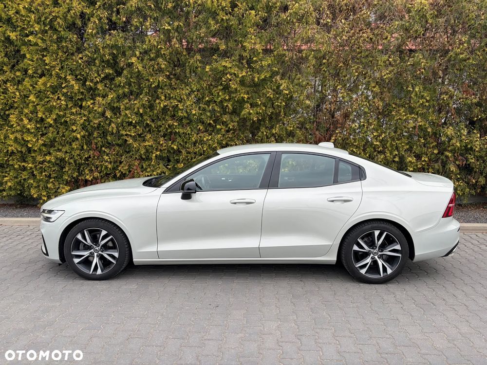 Volvo S60 B4 B R-Design - 3