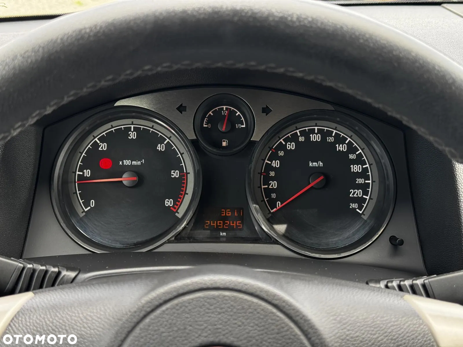 Opel Astra III 1.3 CDTI Essentia - 19