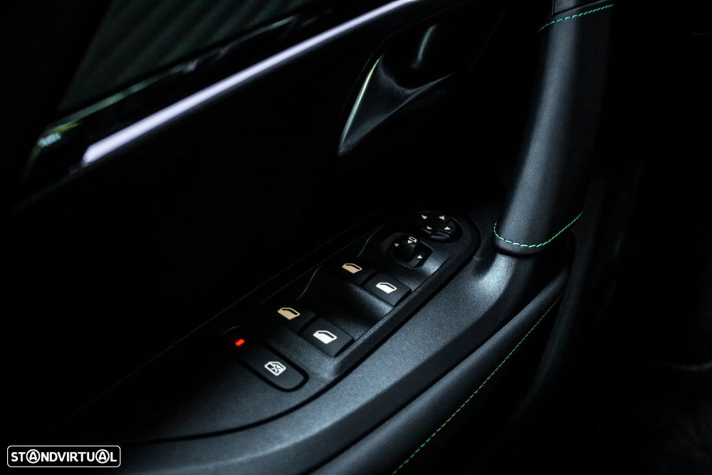 Peugeot e-2008 GT - 18