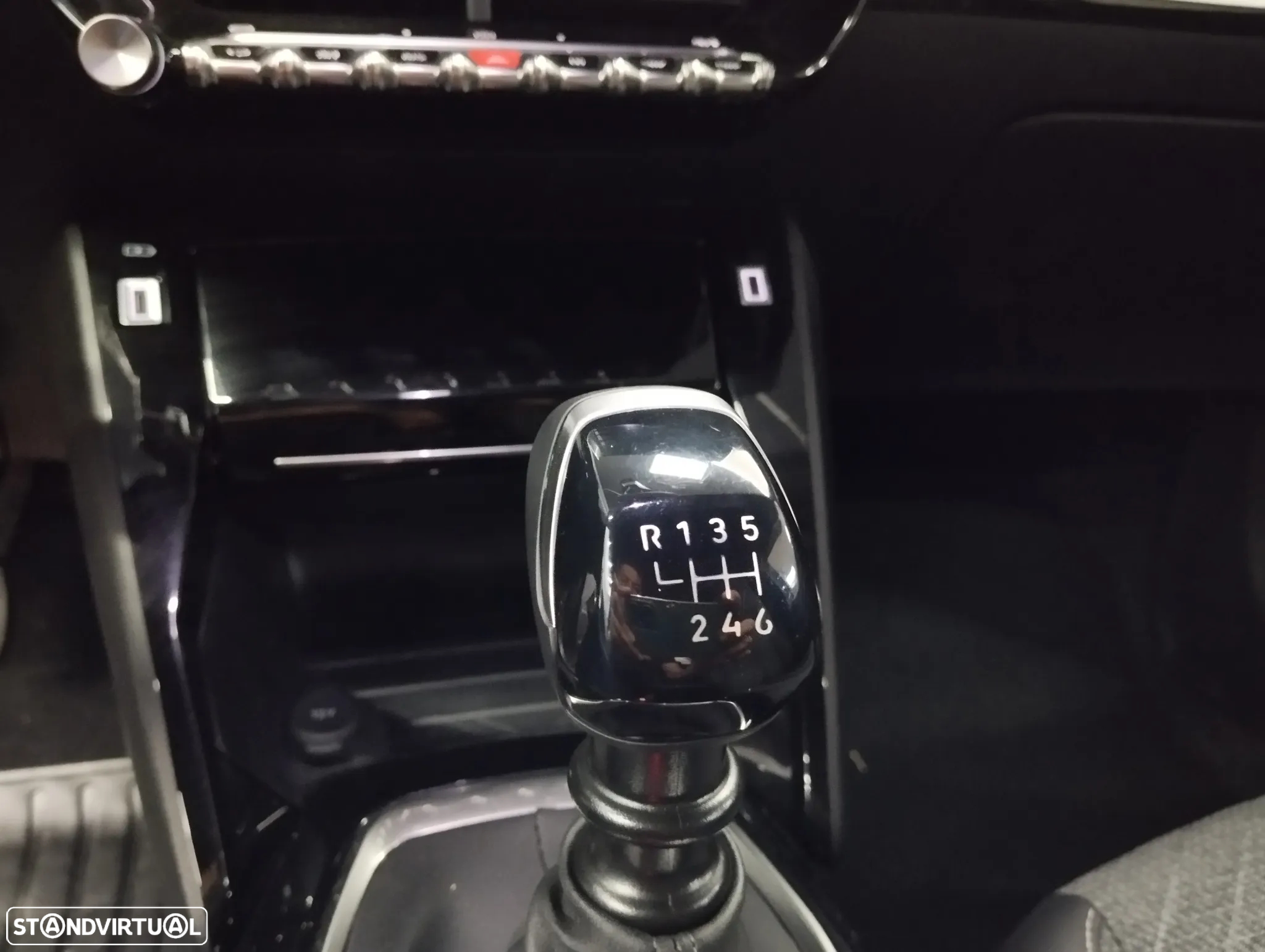 Peugeot 2008 1.2 PureTech Allure - 36