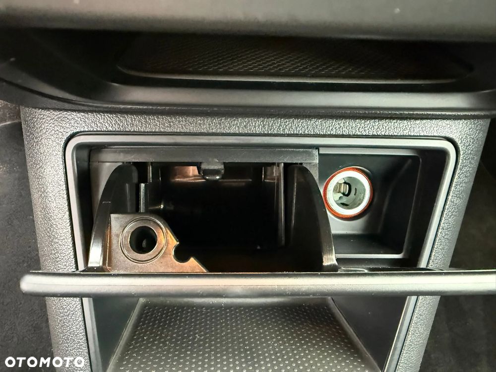 Volkswagen Golf Plus 2.0 TDI DPF Trendline - 17