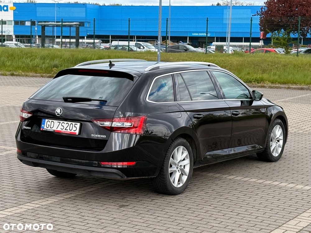 Skoda Superb 2.0 TDI SCR Sportline DSG - 10