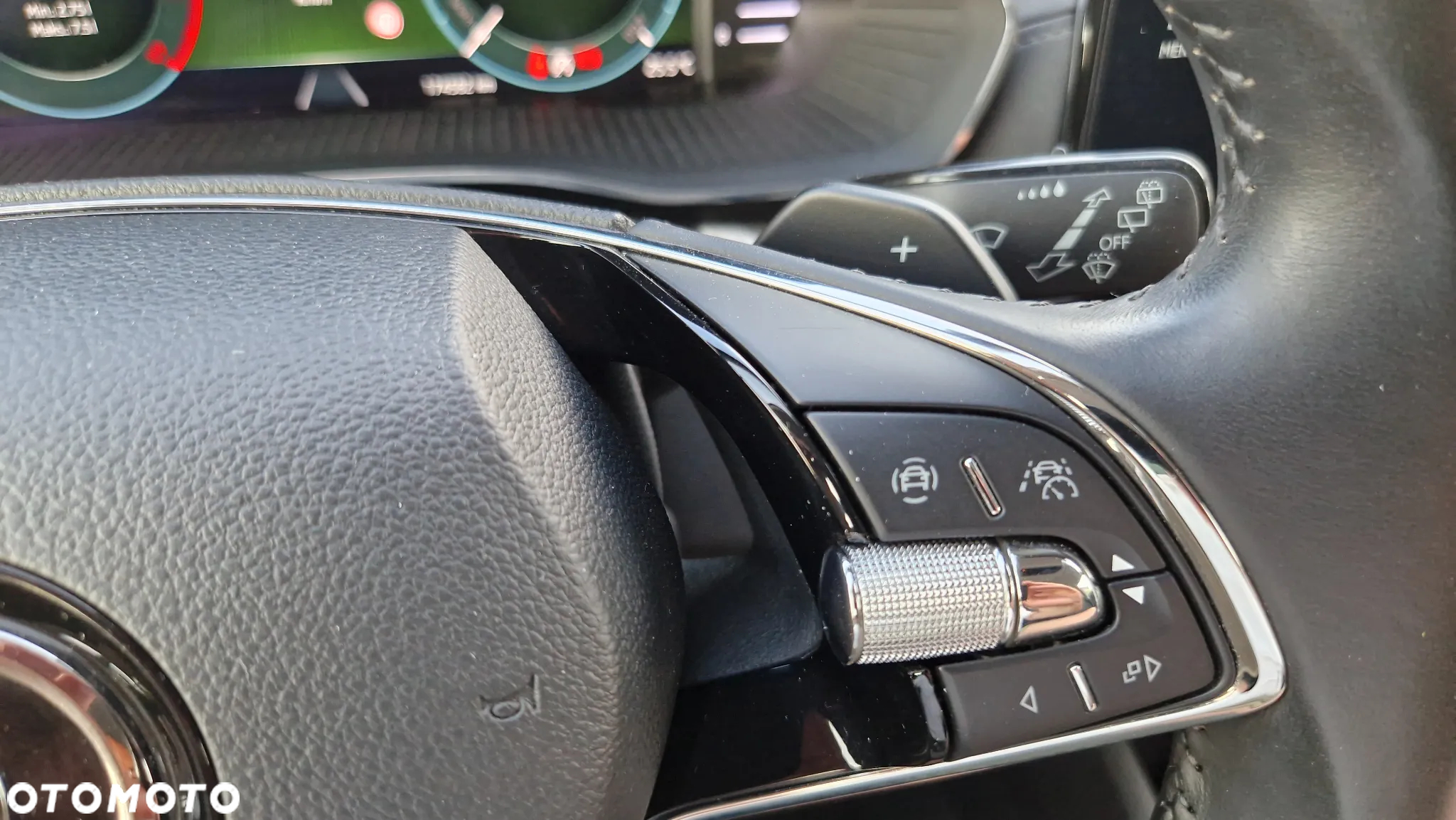 Skoda Octavia Combi 2.0 TDI DSG Sport Edition - 27