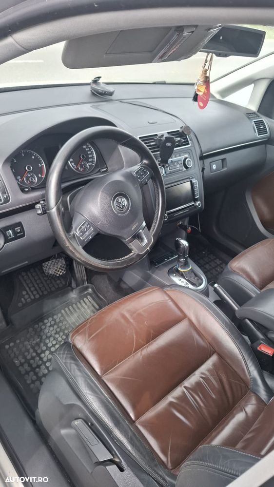 Volkswagen Touran 2.0 TDI DPF Highline DSG - 3