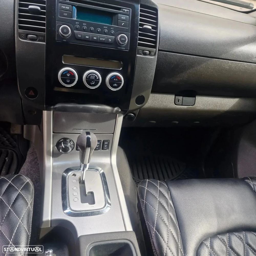 Nissan Navara 2.5 dCi CD SE AT 4WD - 6