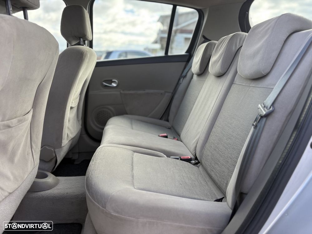 Renault Clio 1.2 16V Dynamique - 8