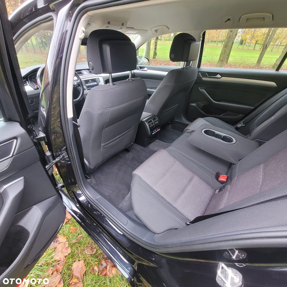 Volkswagen Passat - 24