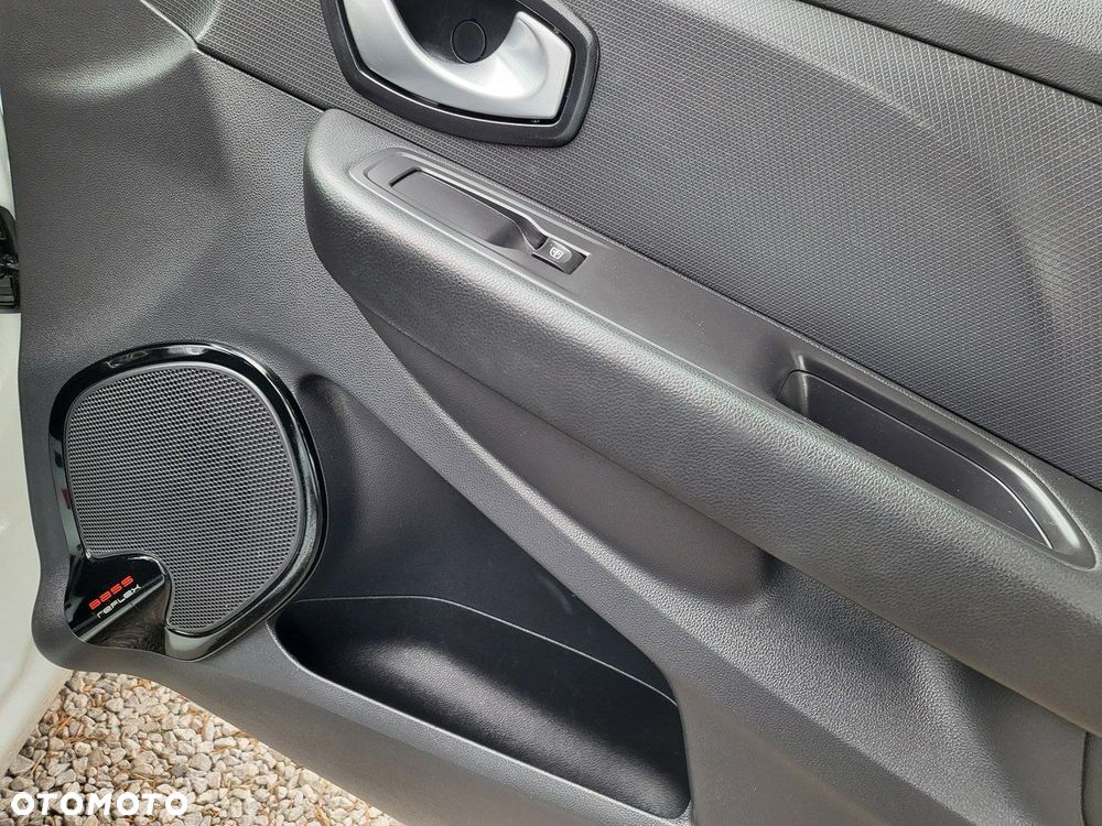 Renault Clio - 22