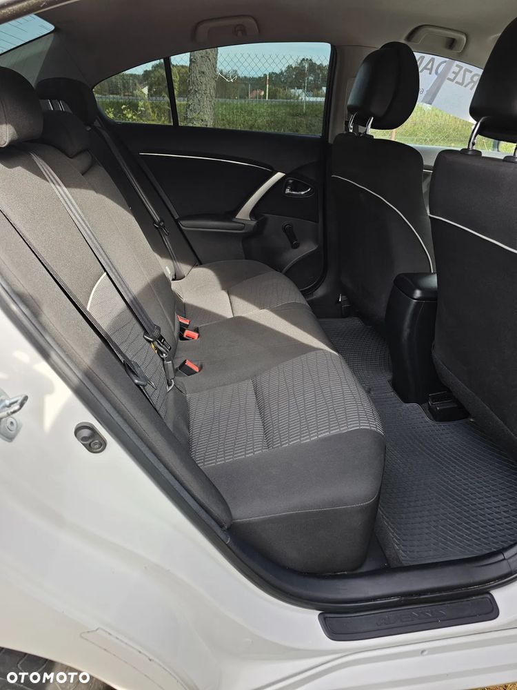 Toyota Avensis 2.0 D-4D Active - 7