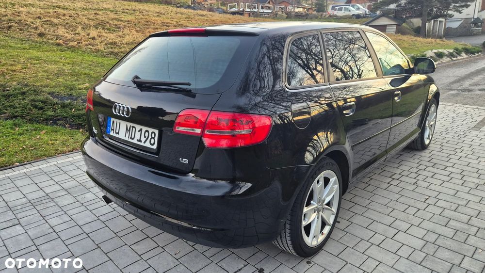 Audi A3 Sportback 1.6 Ambition - 4