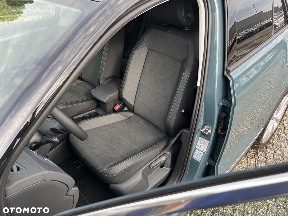 Volkswagen T-Roc - 22