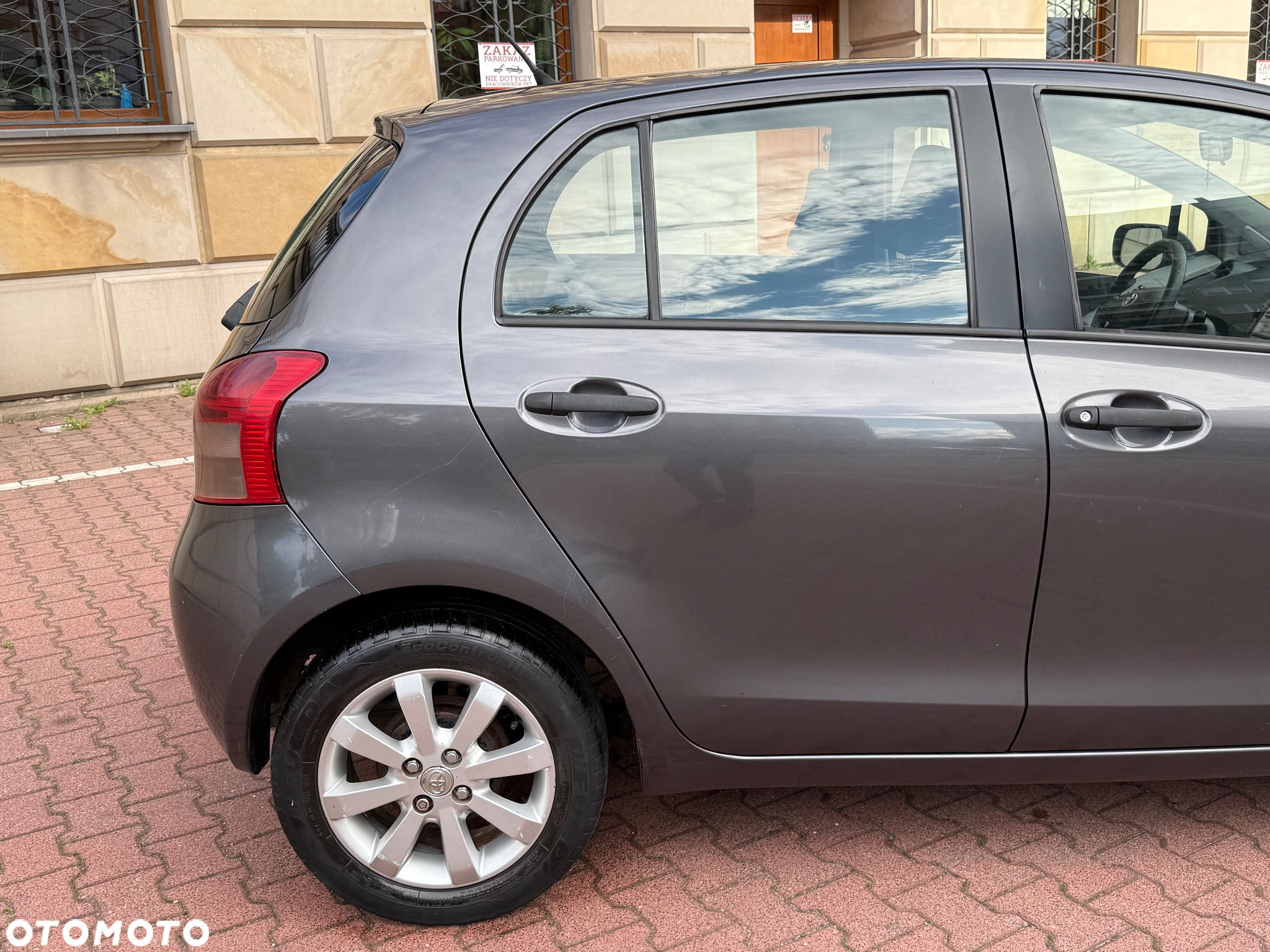 Toyota Yaris 1.3 Luna A/C - 14