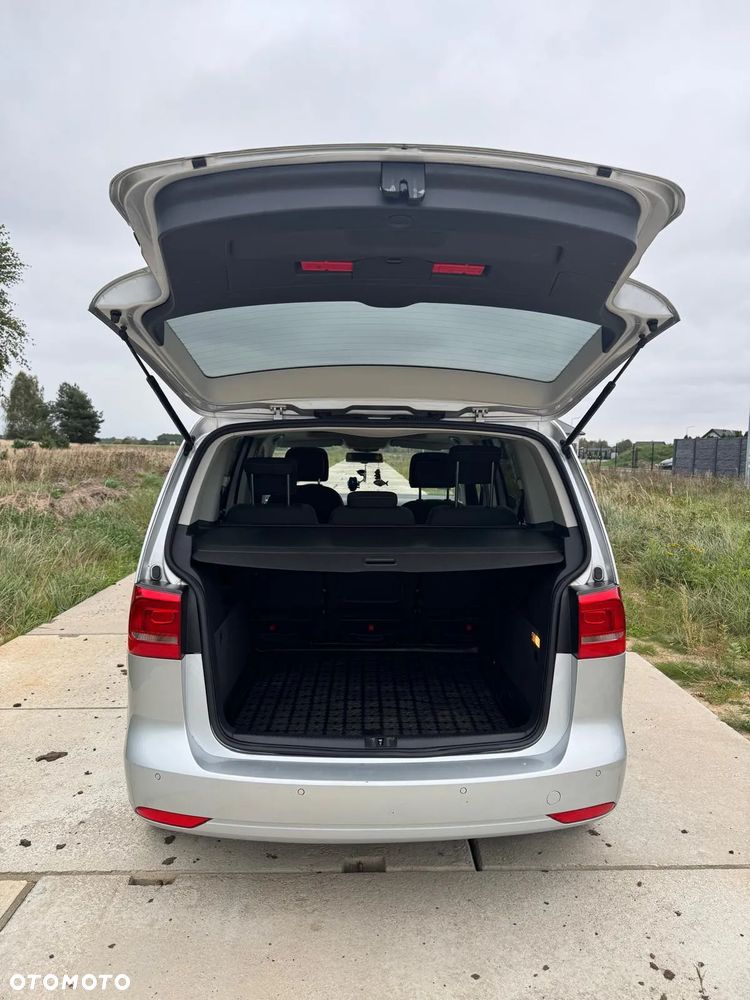 Volkswagen Touran - 21