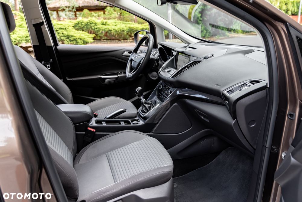Ford Grand C-MAX - 23