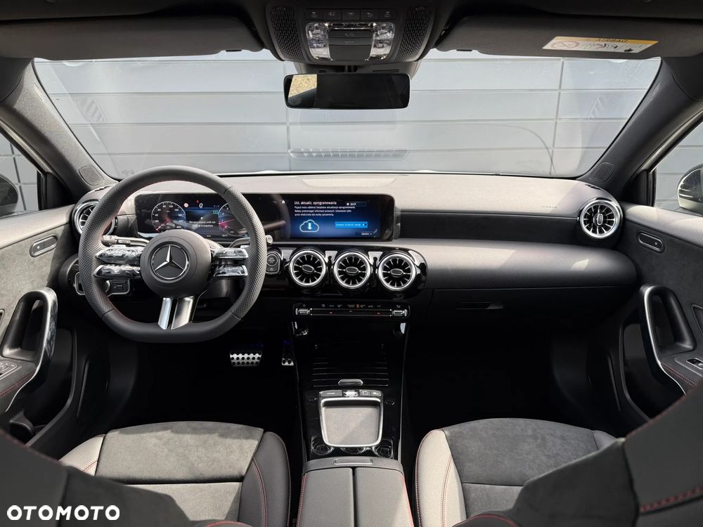 Mercedes-Benz Klasa A 200 AMG Line 7G-DCT - 9