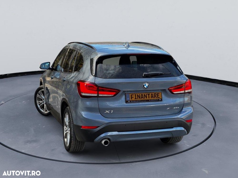 BMW X1 xDrive25e Sport Line - 2