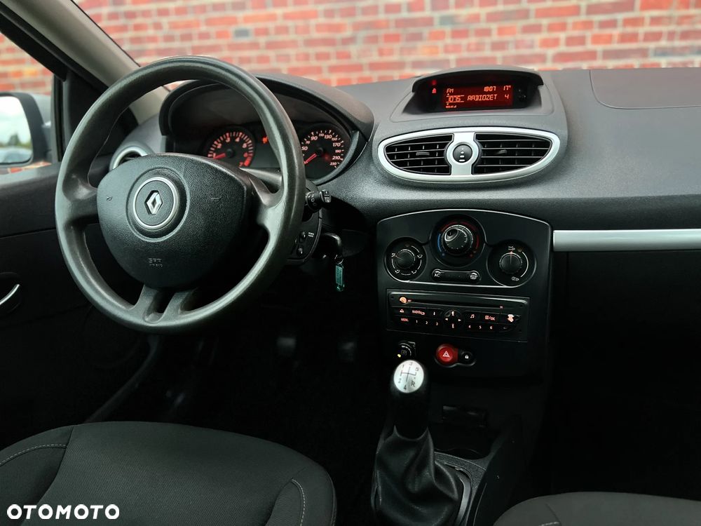 Renault Clio - 7
