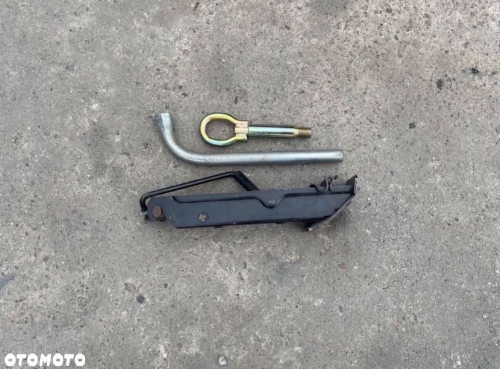 Zestaw Lewarek klucz ucho holownicze skoda fabia vw polo 9n seat - 1