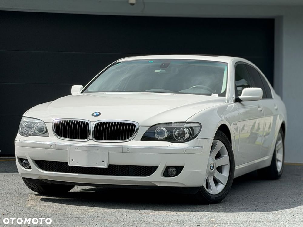 BMW Seria 7 740i - 8