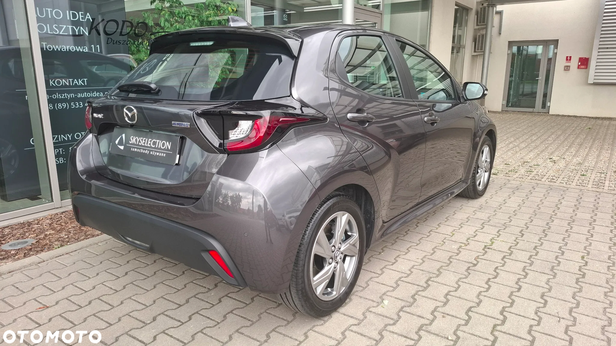 Mazda 2 Hybrid - 8