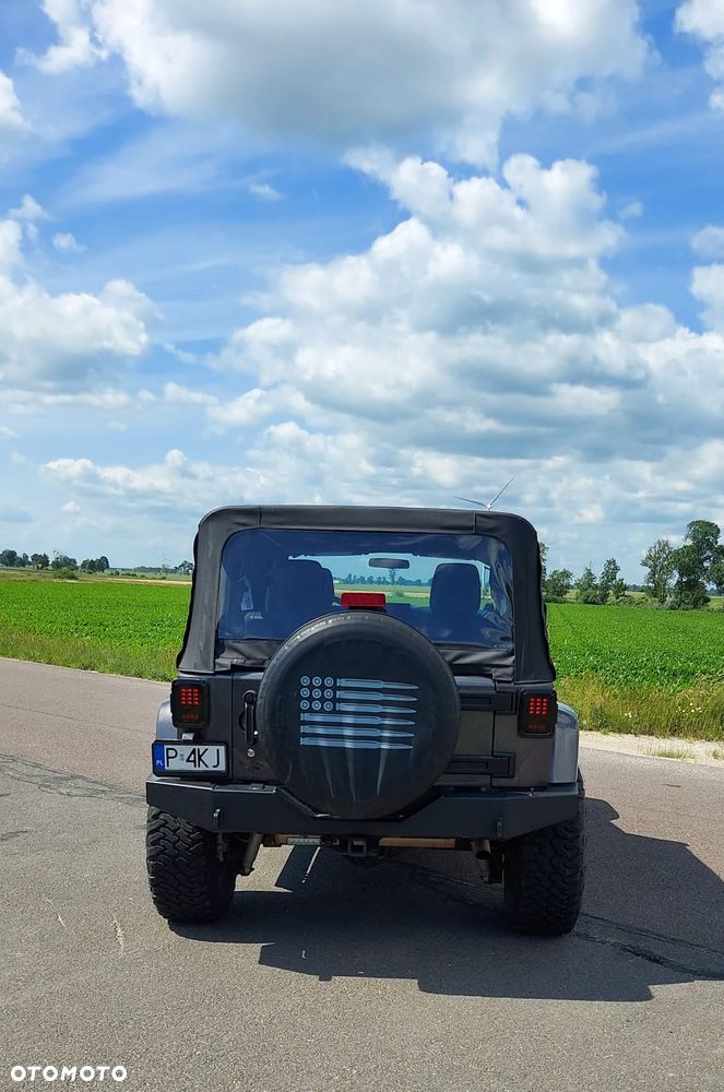 Jeep Wrangler - 23