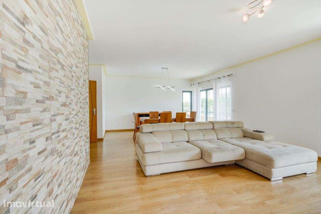 T4 de Luxo remodelado com 225 m², 2 Parqueamentos e Excelente Local... - Grande imagem: 2/24