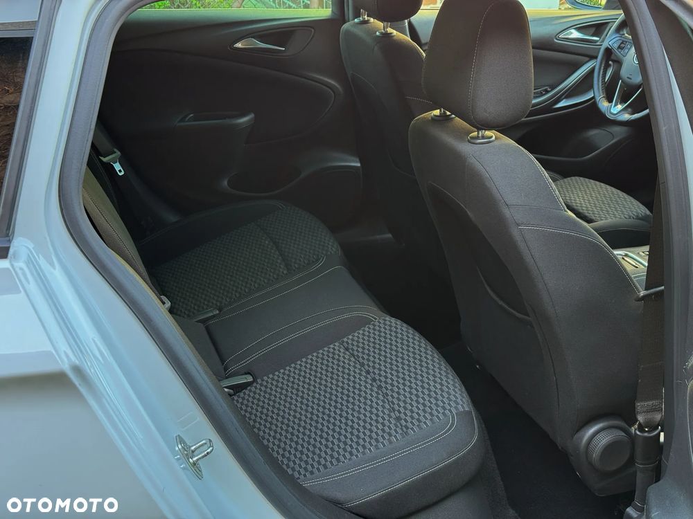 Opel Astra 1.6 CDTI Dynamic S&S - 35