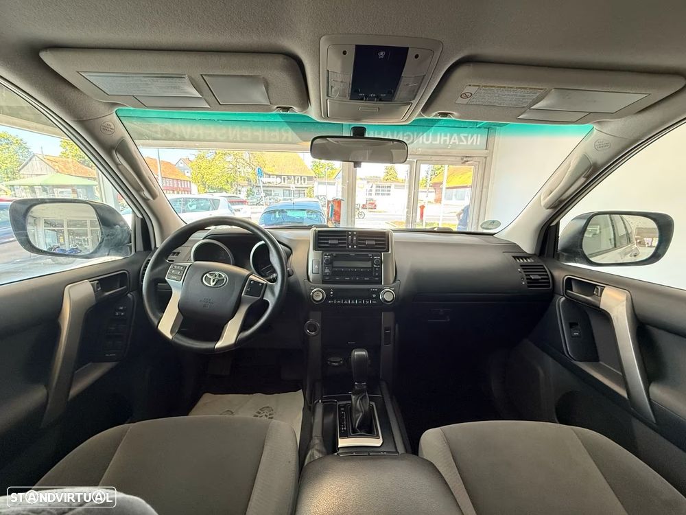 Toyota Land Cruiser - 10