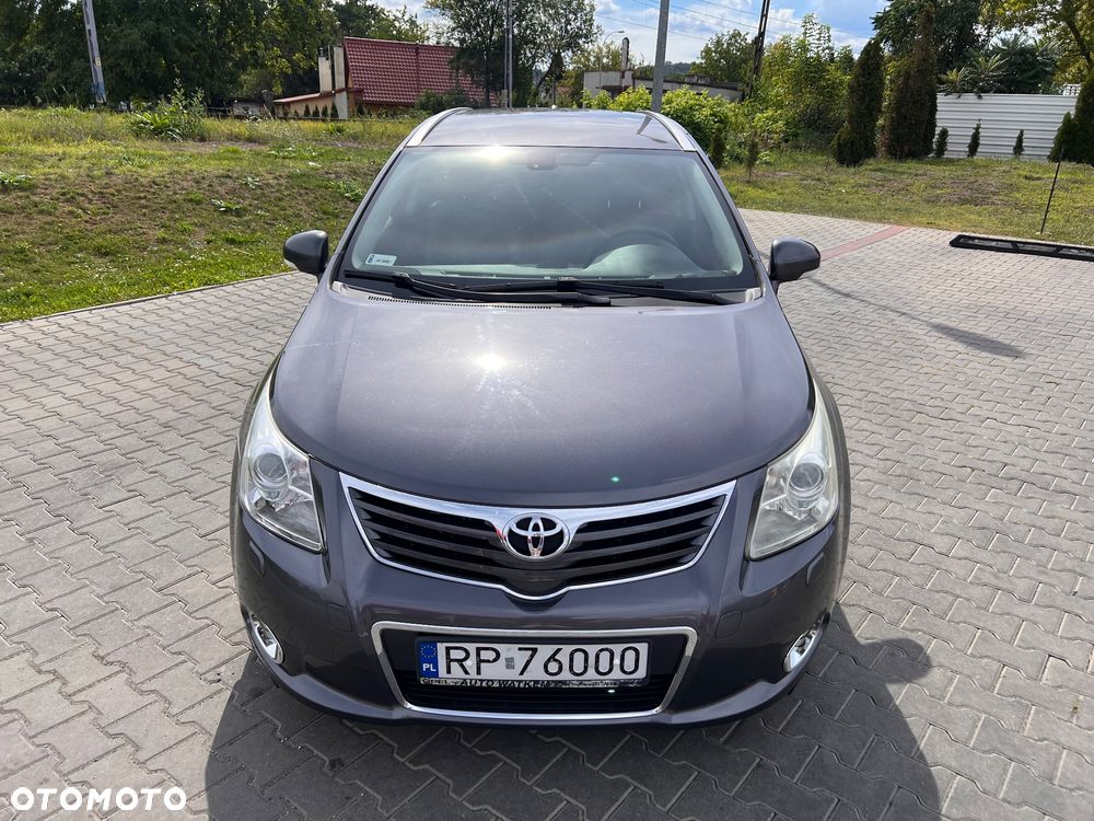 Toyota Avensis - 2