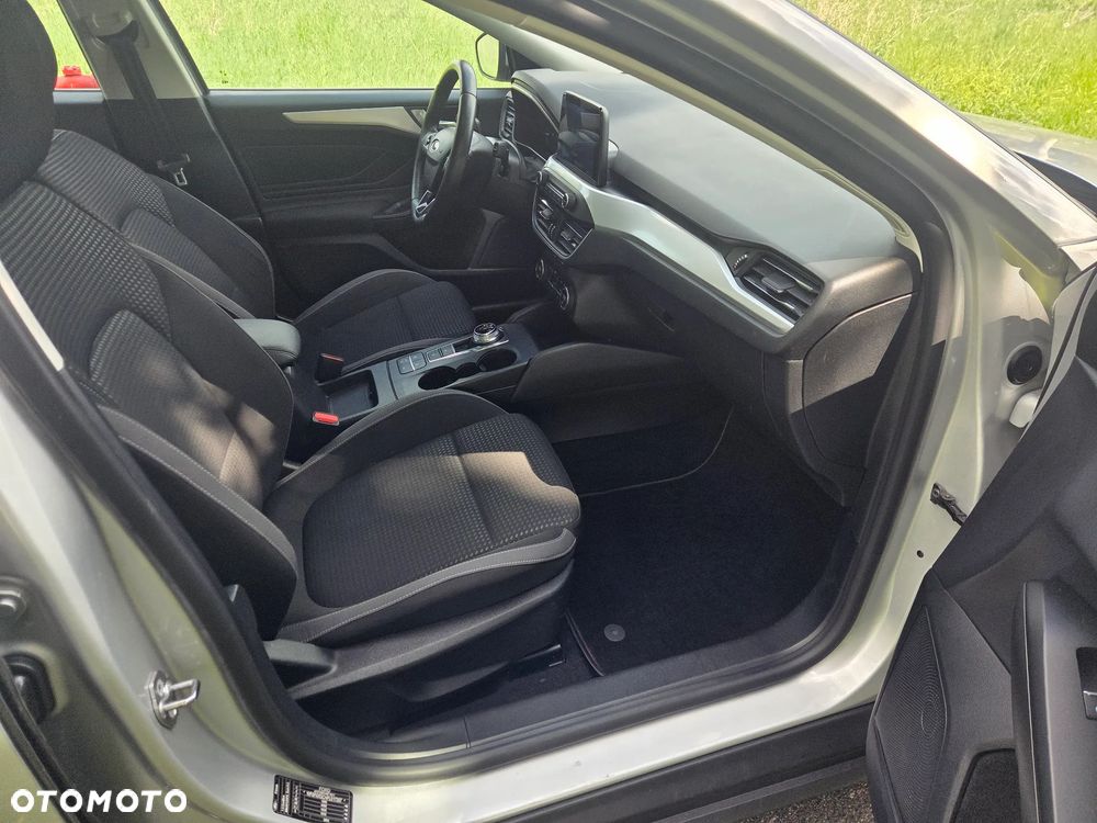 Ford Focus 1.5 EcoBlue Start-Stopp-System TITANIUM - 9
