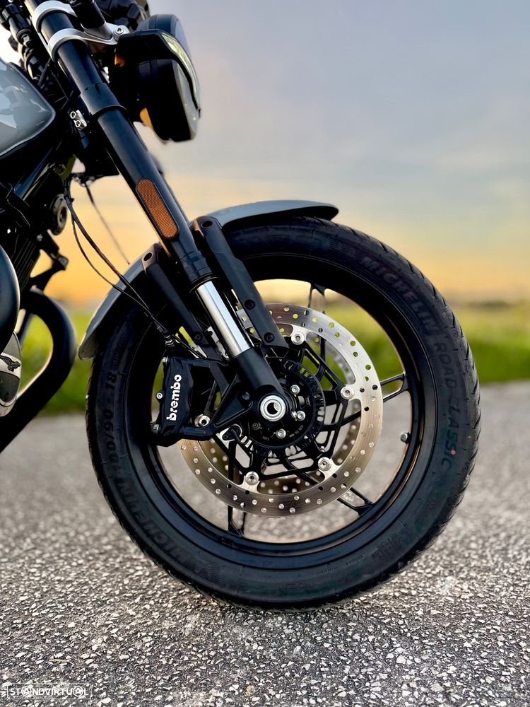 Moto Guzzi V7 Sport - 9